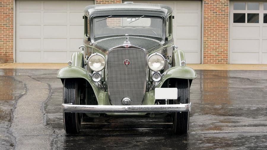  Cadillac V16 452-B Imperial Sedan by Fleetwood 1932 года  (фото 8 из 11)
